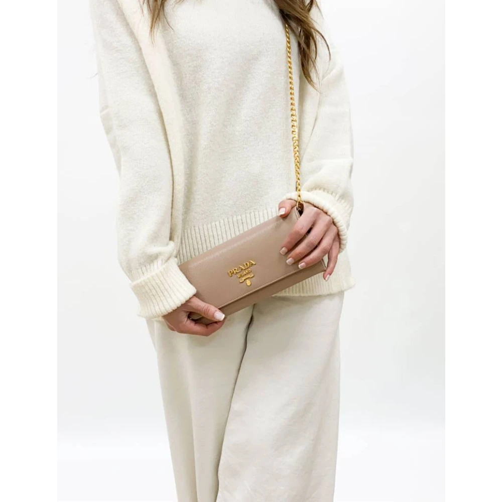 Prada Roze Leren Clutch Portemonnee met Gouden Ketting Pink Dames