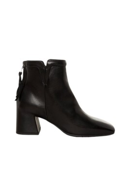 black-leather-ankle-boot-with-zipper