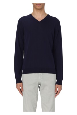 v-neck-knitwear