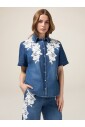 chemise-en-jean-avec-broderie-florale