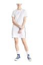 robe-a-details-contrastes-sur-le-cote