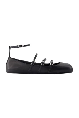 Ballerinas med remmar