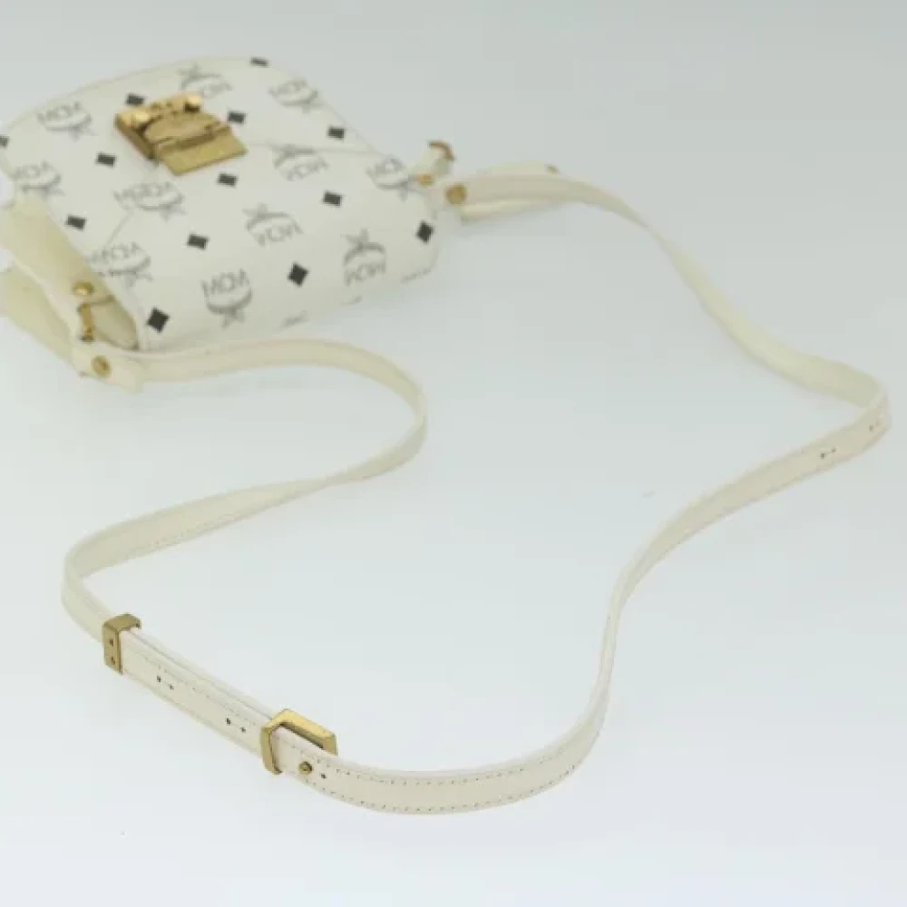 MCM Pre-owned Canvas shoulder-bags White Dames