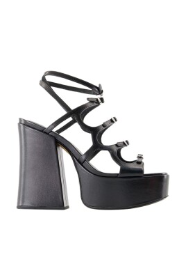 sandales-a-talon-plateforme-chic-avec-bretelles