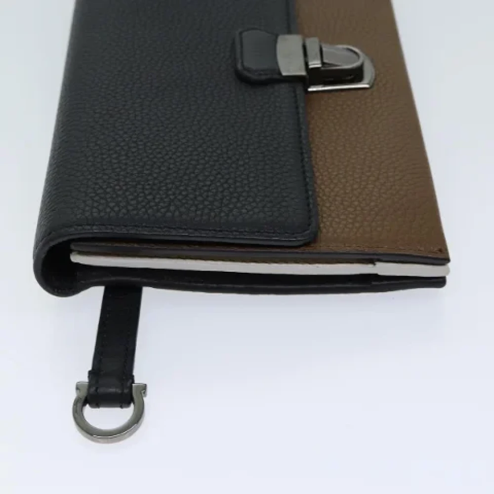 Salvatore Ferragamo Pre-owned Leather clutches Black Dames