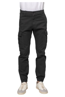 black-cargo-pants-for-men