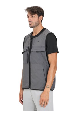 techwear-cargo-vest