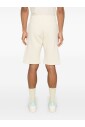 shorts-neutres-pour-un-look-elegant