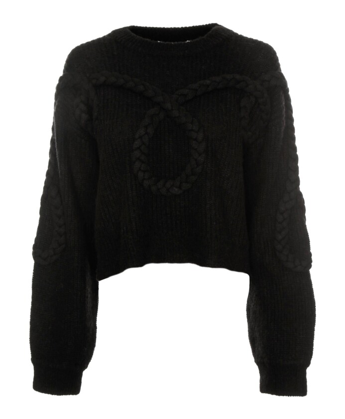 pull-en-maille-avec-detail-de-cable-frontal