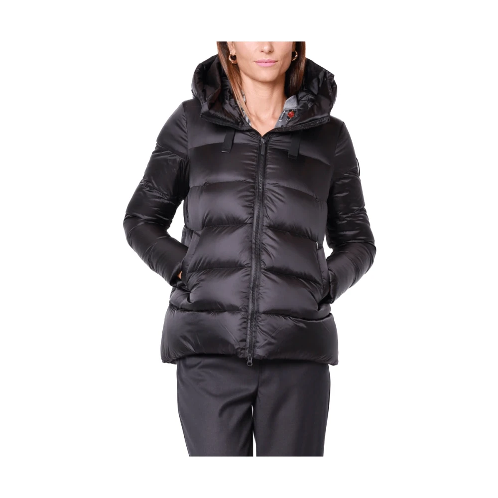 BomBoogie Korte Zwarte Hooded Donsjas Black Dames