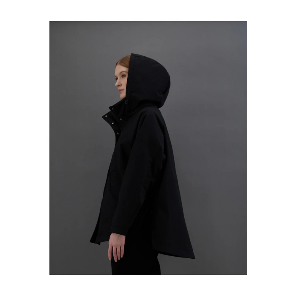 Herno Asymmetrische Gelamineerde Parka Black Dames