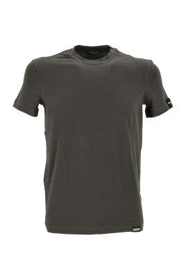 t-shirt-decontracte-en-bleu