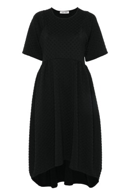 black-easy-flowing-dress
