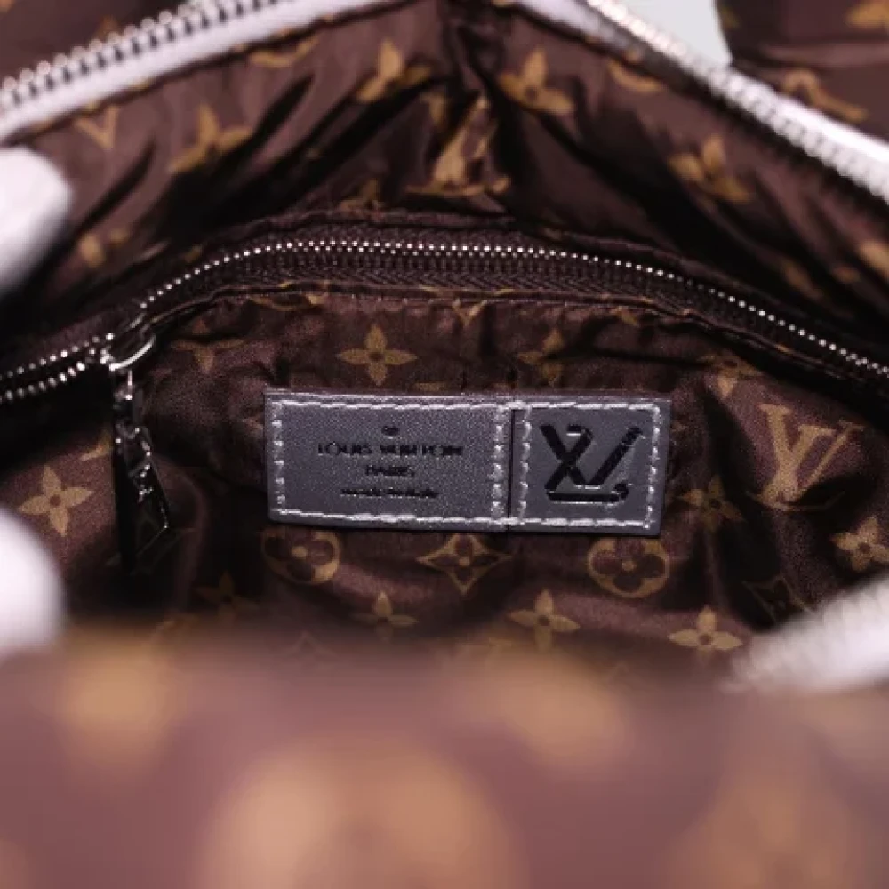 Louis Vuitton Vintage Pre-owned Fabric louis-vuitton-bags Gray Heren