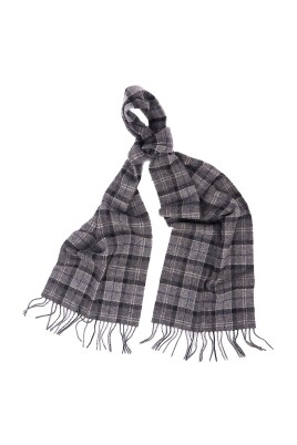 tartan-wool-scarf-fringed-classic-style