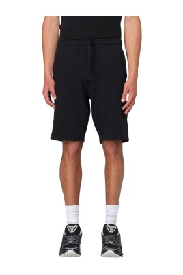 svarta-avslappnade-shorts