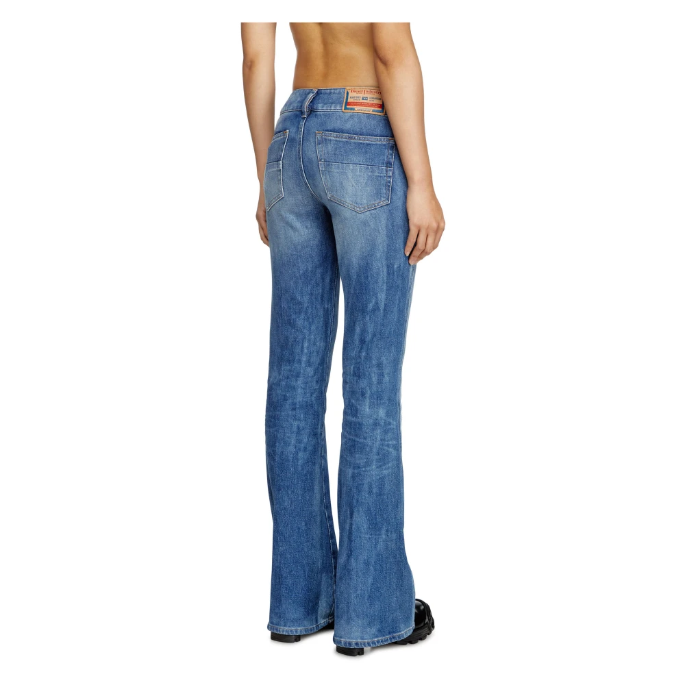 Diesel Flared jeans met achterlogo-patch Blue Dames