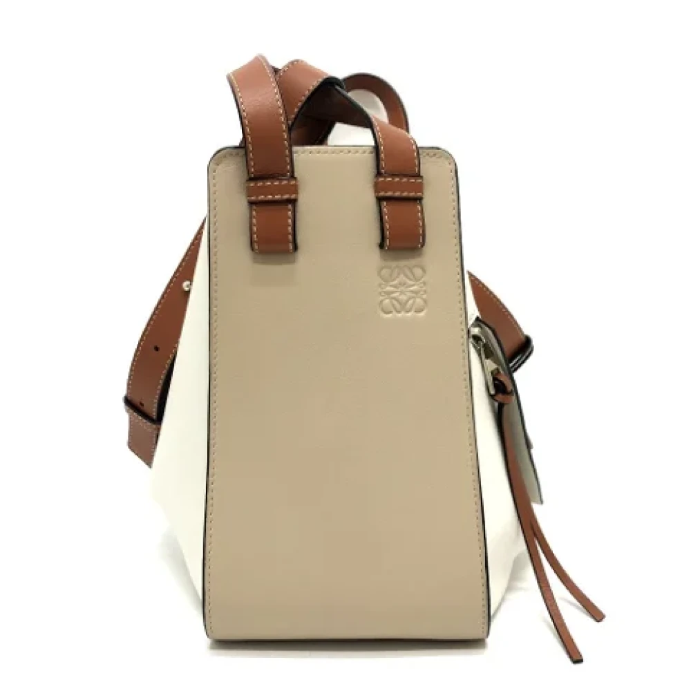 Loewe Pre-owned Leather shoulder-bags Beige Dames