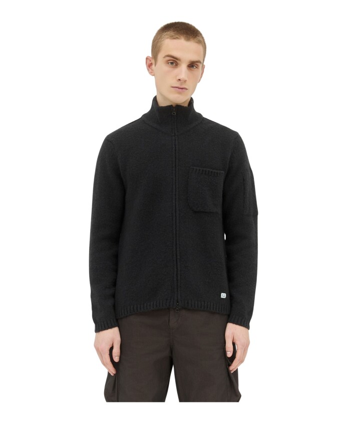 cardigan-en-maille-avec-poche-poitrine