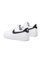 sneakers-blanches-style-classique-moderne