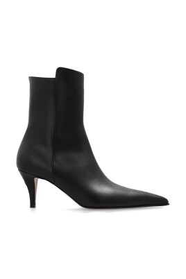 black-heeled-shoes