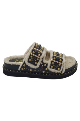 sandales-punk-chic-en-cuir-noir