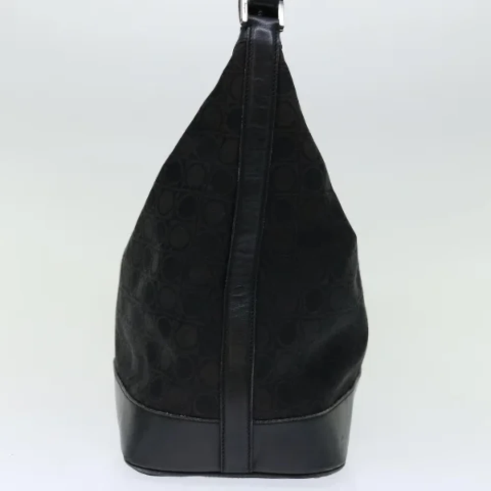 Salvatore Ferragamo Pre-owned Canvas shoulder-bags Black Dames