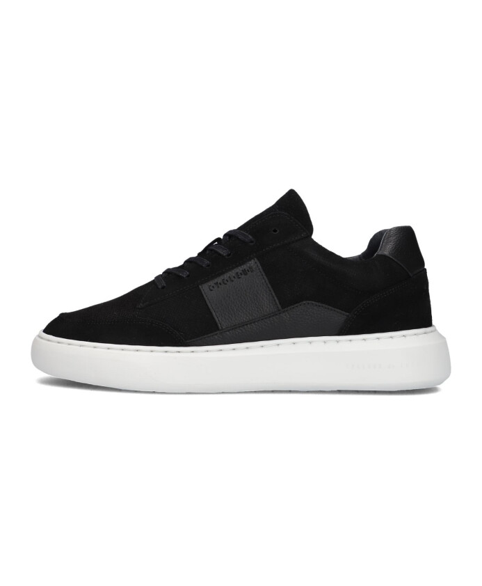 zwarte-suede-lage-sneakers