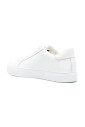 witte-vetersneaker-met-platte-zool