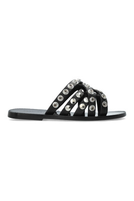 mules-en-cuir-avec-clous