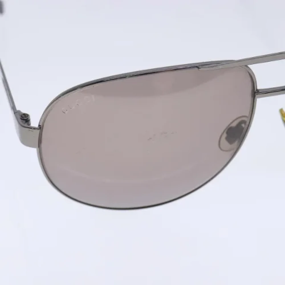 Gucci Vintage Pre-owned Metal sunglasses Gray Dames