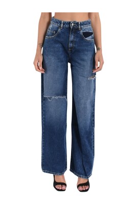 wide-leg-poppy-model-jeans