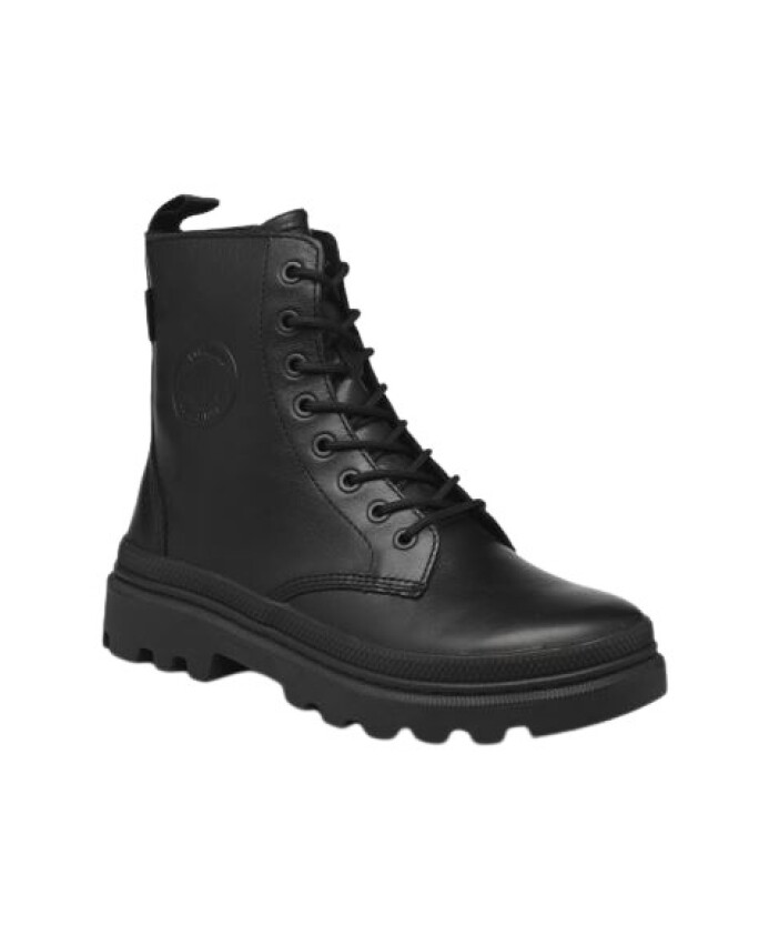 bottes-noires-en-cuir-elegantes