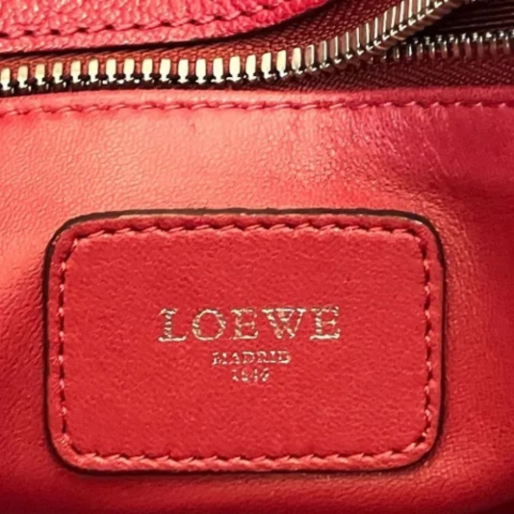 Loewe Pre-owned Leather handbags Red Dames