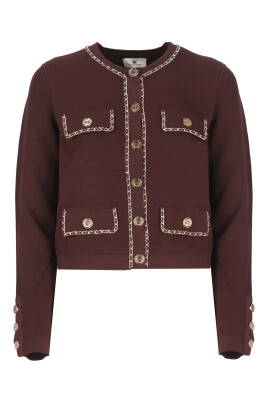 pull-bordeaux-avec-details-de-boutons