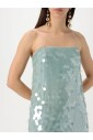 robe-midi-menthe-avec-details-froisses