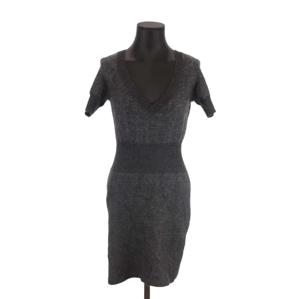 Louis Vuitton Vintage Pre-owned Wool dresses Gray Dames