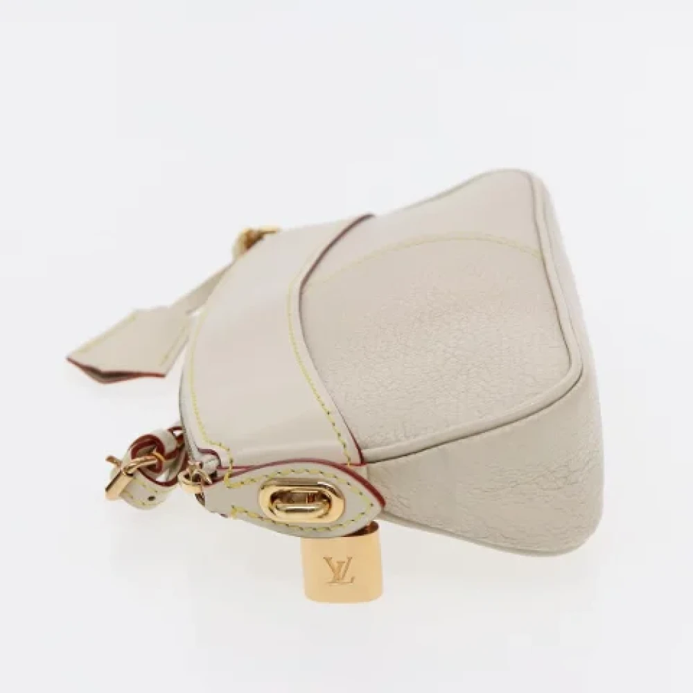 Louis Vuitton Vintage Pre-owned Leather clutches White Dames