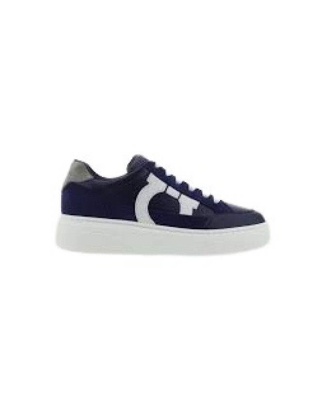 casual-sneakers-for-men-and-women