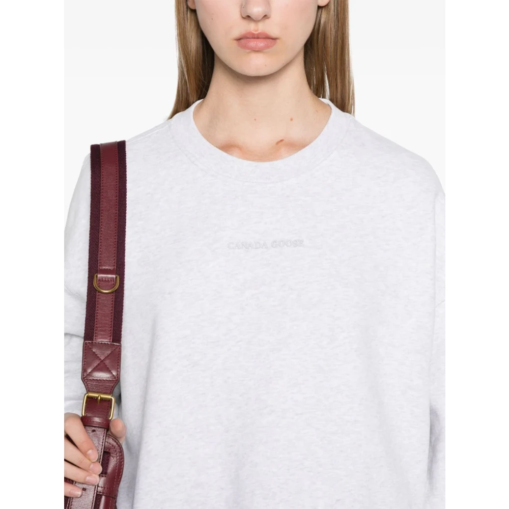 Canada Goose Grijze Crewneck Sweatshirt Met Rubberen Logo Gray Dames
