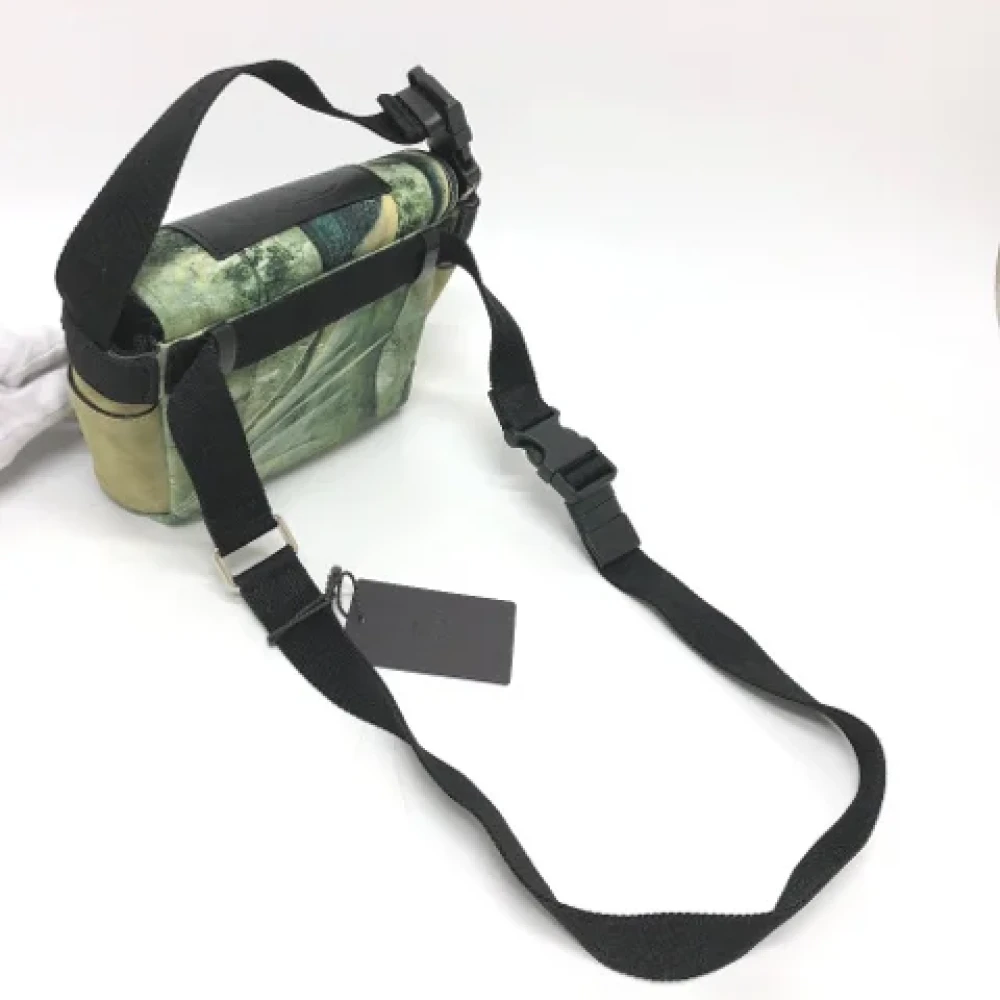 Valentino Vintage Pre-owned Fabric shoulder-bags Green Dames