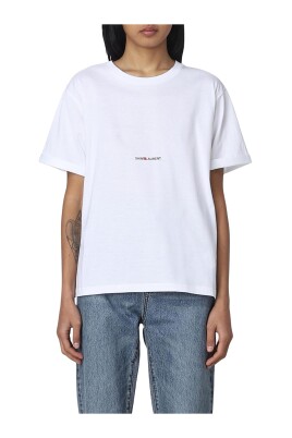 classic-minimalist-tee-shirt