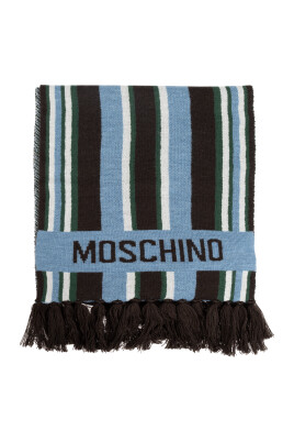 scarf-with-striped-pattern
