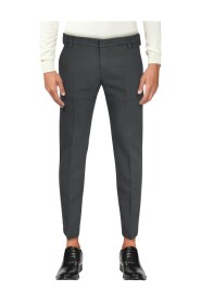 Pantalone ENTRE AMIS modello capri con zip, tasca america e logo tasca posteriore