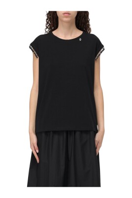 white-graphic-print-t-shirt-women
