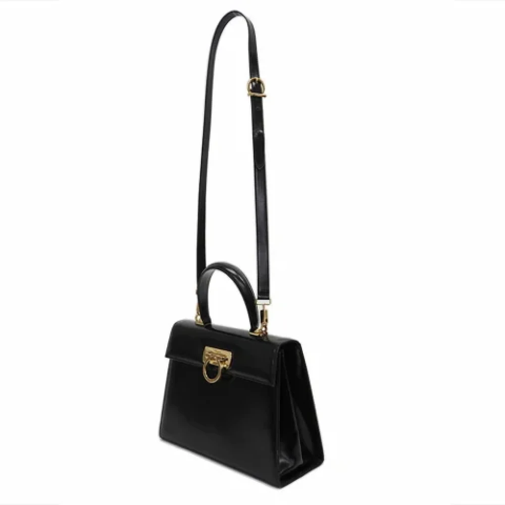 Salvatore Ferragamo Pre-owned Fabric shoulder-bags Black Dames