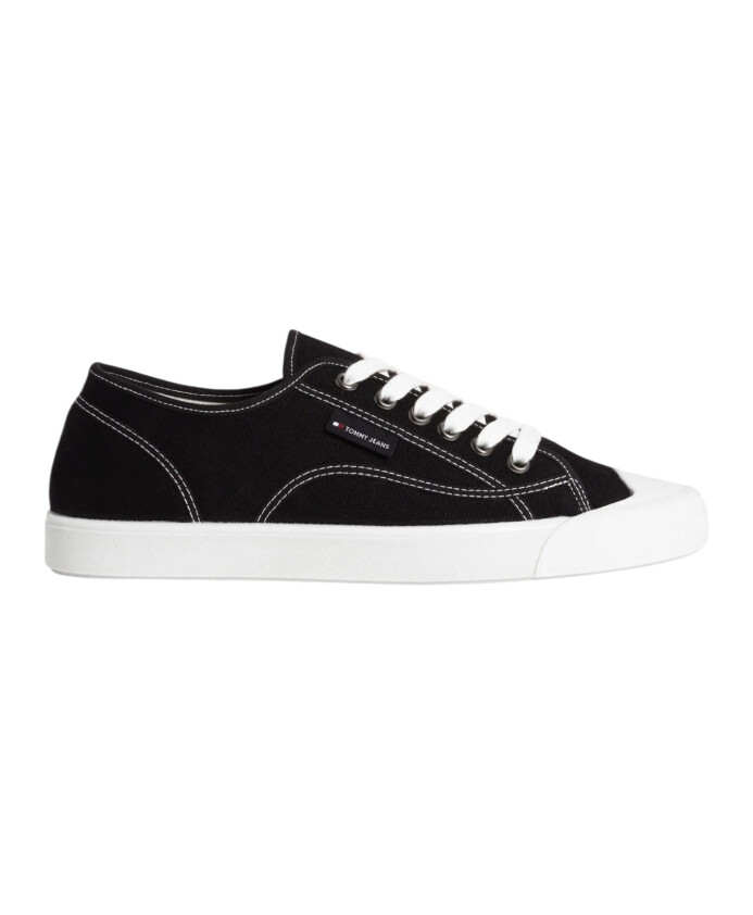 black-and-white-canvas-sneakers