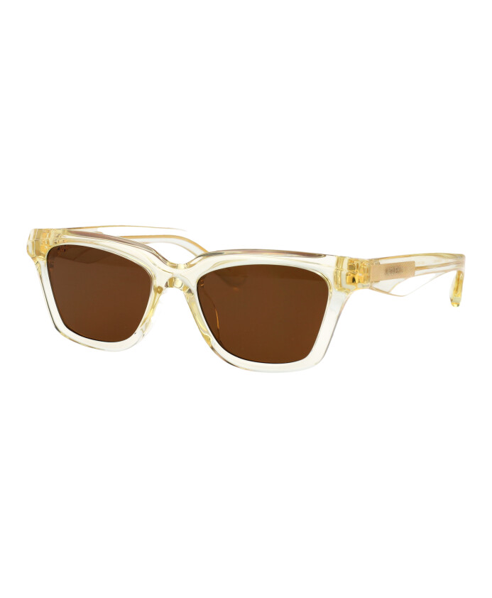 lunettes-de-soleil-carrees-noires