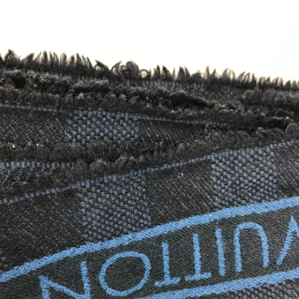 Louis Vuitton Vintage Pre-owned Wool scarves Blue Heren