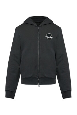 sweatshirt-with-patch